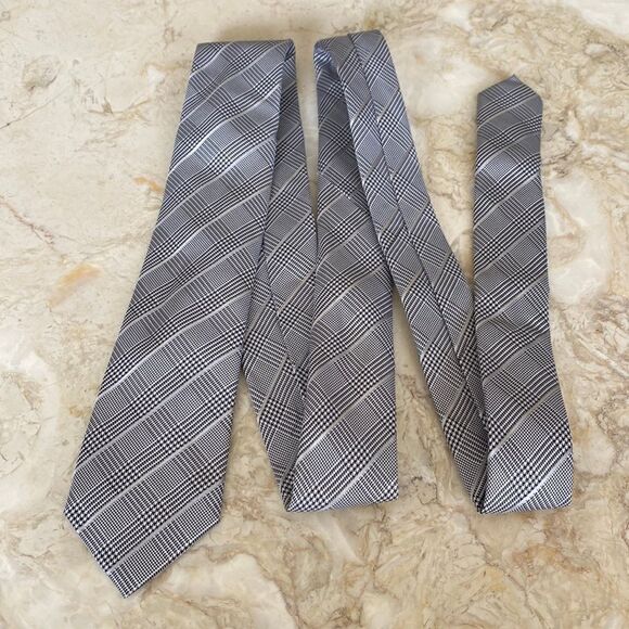 MEXX 100% Silk Houndstooth Skinny Tie - Picture 2 of 7